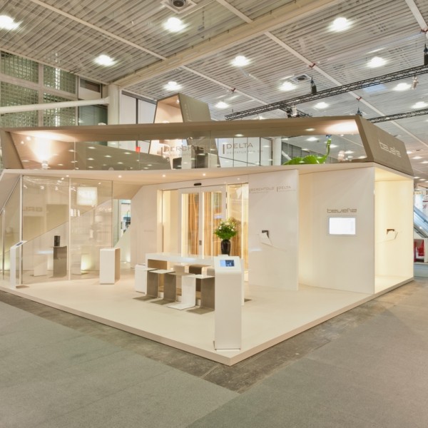 Bevel 12 – Booth front side + meeting area