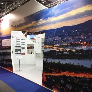 _df l ziv l euw15 photos l booth exterior 1_m