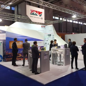 _df l ziv l euw15 photos l booth staff 1_m